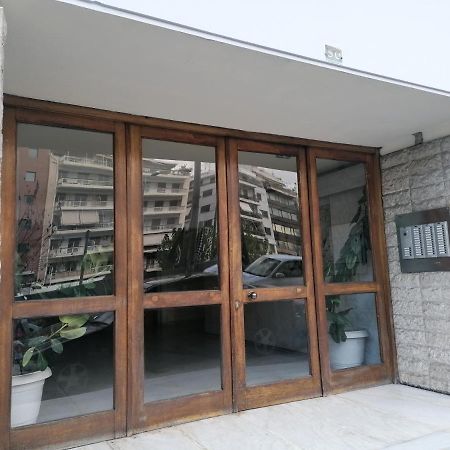 Chic And Comfort Home In Central Athena Bagian luar foto