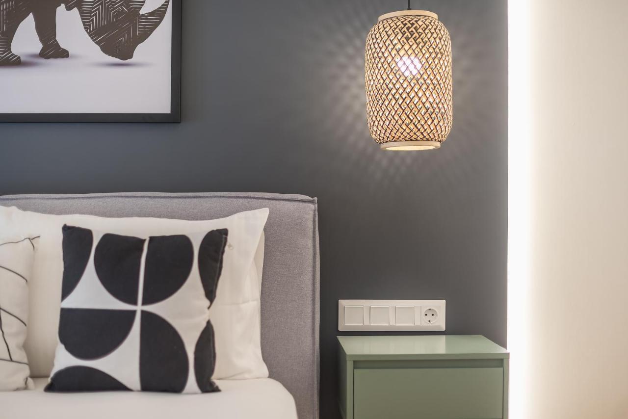 Chic And Comfort Home In Central Athena Bagian luar foto