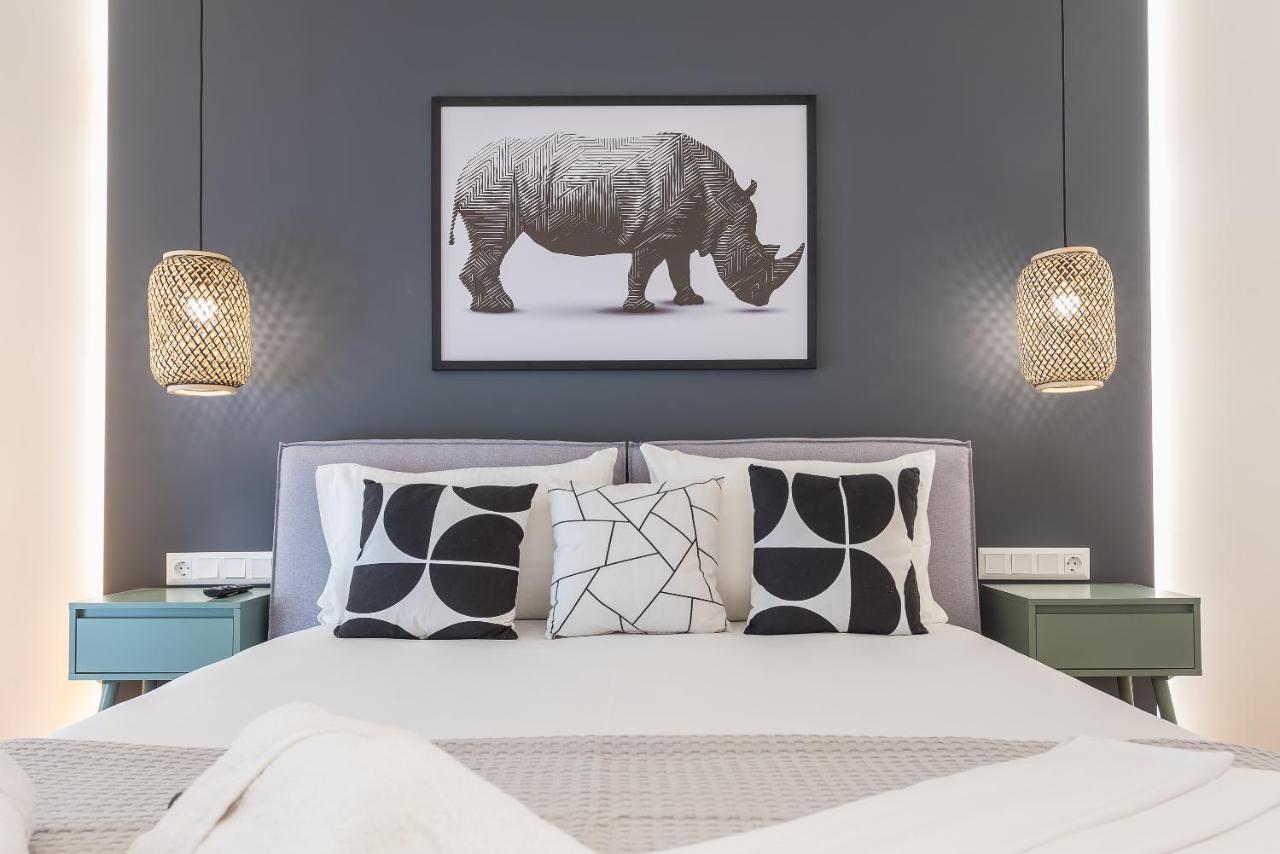 Chic And Comfort Home In Central Athena Bagian luar foto
