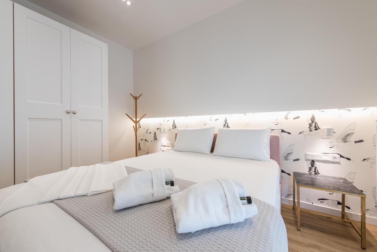 Chic And Comfort Home In Central Athena Bagian luar foto