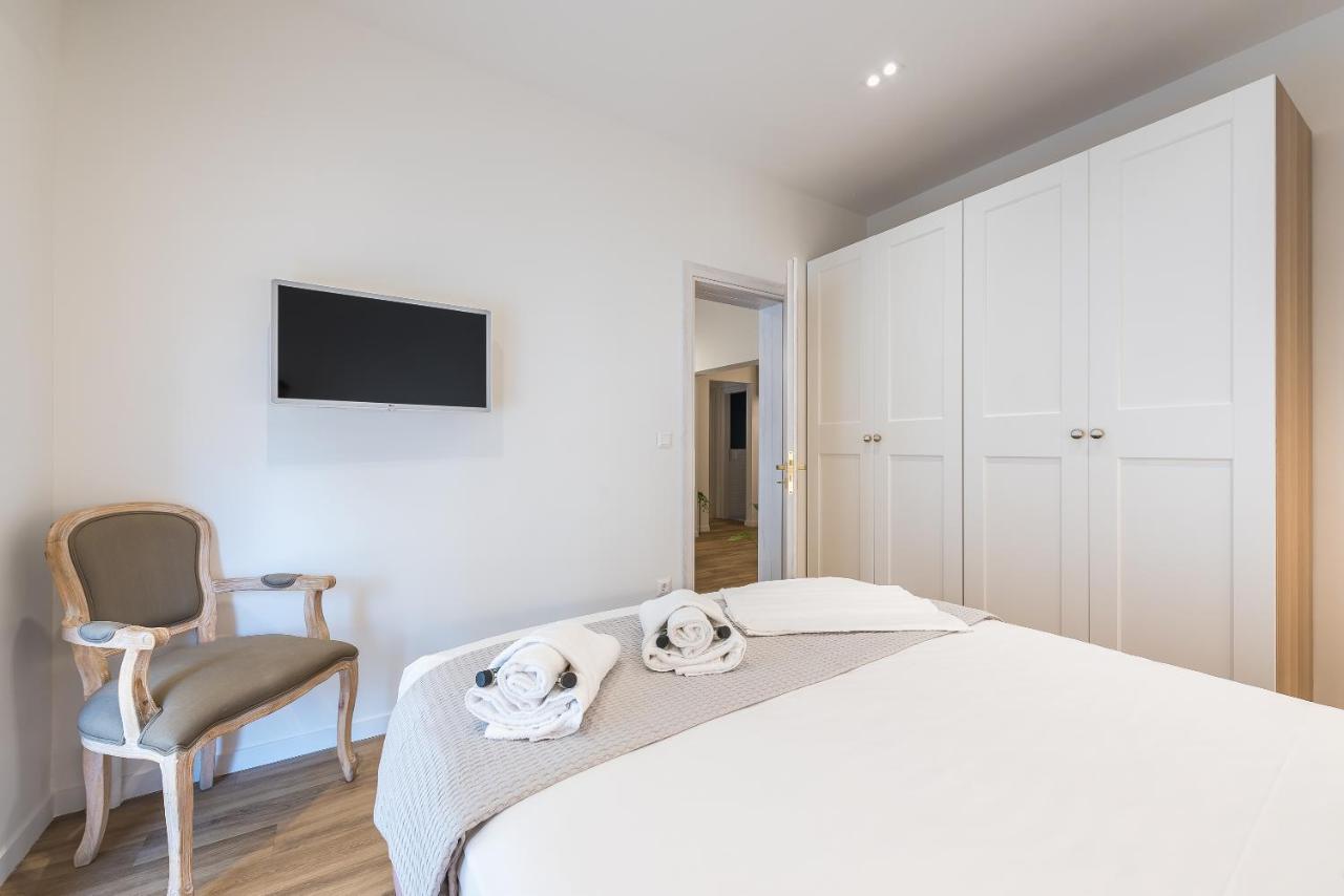 Chic And Comfort Home In Central Athena Bagian luar foto