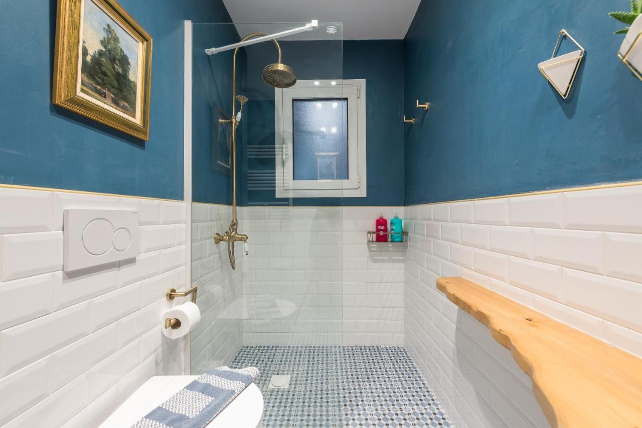 Chic And Comfort Home In Central Athena Bagian luar foto