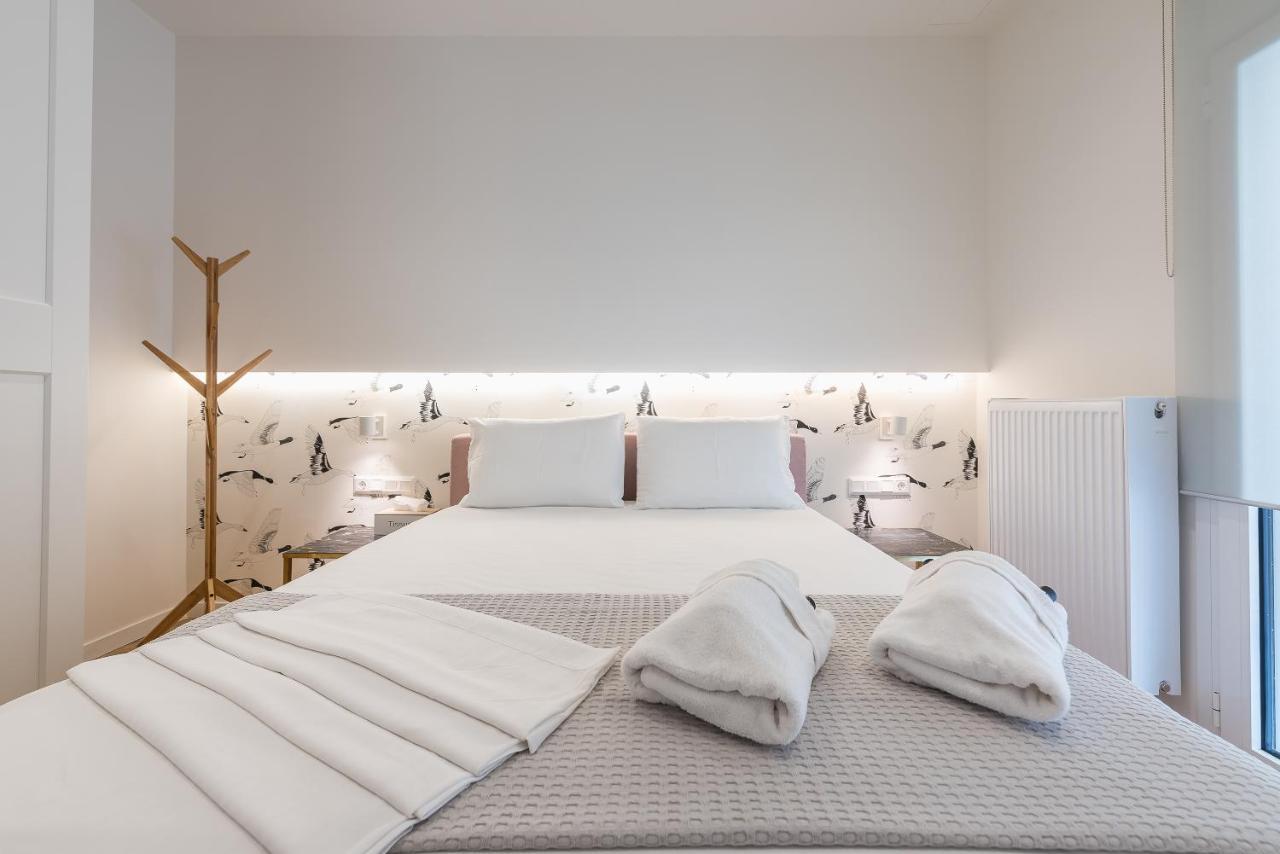 Chic And Comfort Home In Central Athena Bagian luar foto