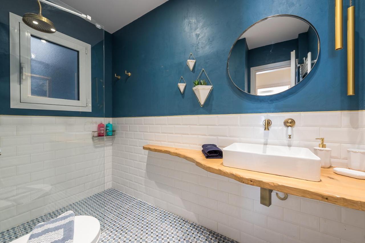 Chic And Comfort Home In Central Athena Bagian luar foto