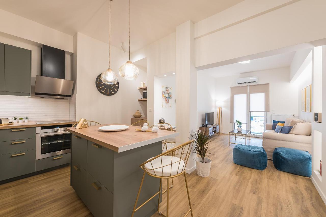 Chic And Comfort Home In Central Athena Bagian luar foto