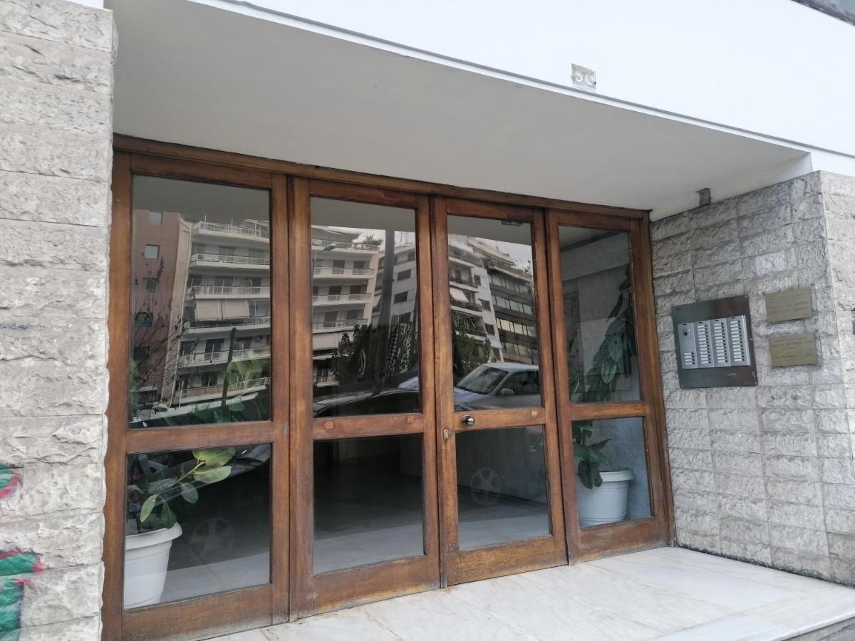 Chic And Comfort Home In Central Athena Bagian luar foto